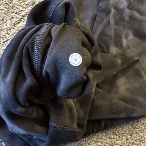 Lululemon Black Tie-Dye Leggings size 4 - Picture 2 of 5